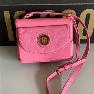 Tommy Hilfiger Wallet Side Bag